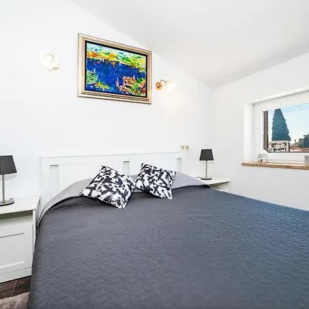 Ava Apartmán