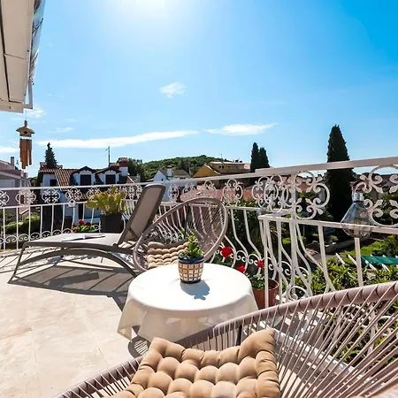 Ava Apartmán