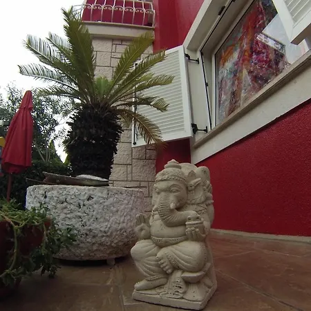 Ava Apartmán